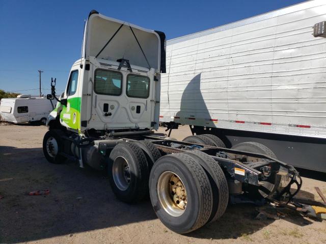 3AKJGED57GDGV8740 - 2016 FREIGHTLINER CASCADIA 1 WHITE photo 3