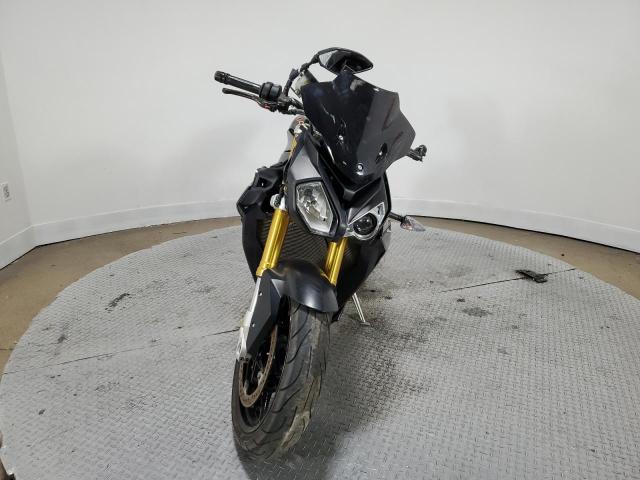 WB10D1201FZ696201 - 2015 BMW S 1000 R GRAY photo 2