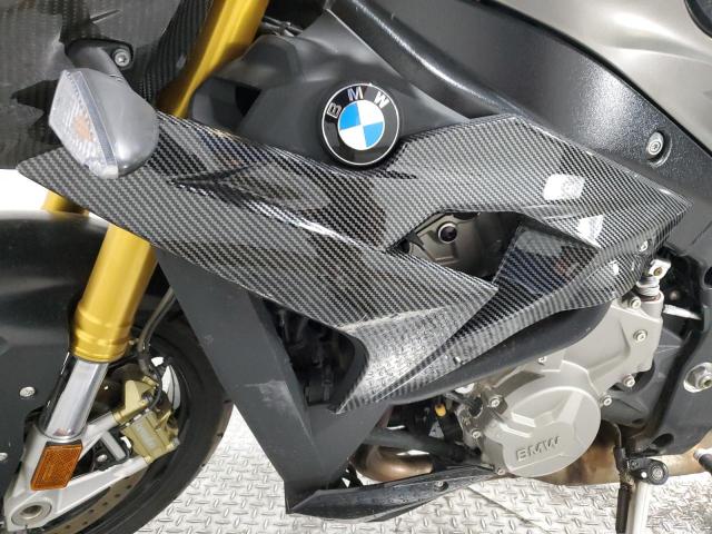 WB10D1201FZ696201 - 2015 BMW S 1000 R GRAY photo 9