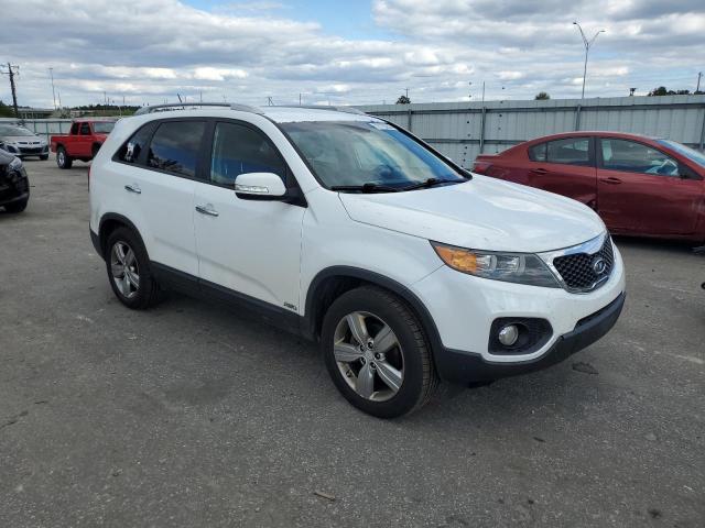 5XYKUDA61DG400091 - 2013 KIA SORENTO EX WHITE photo 4