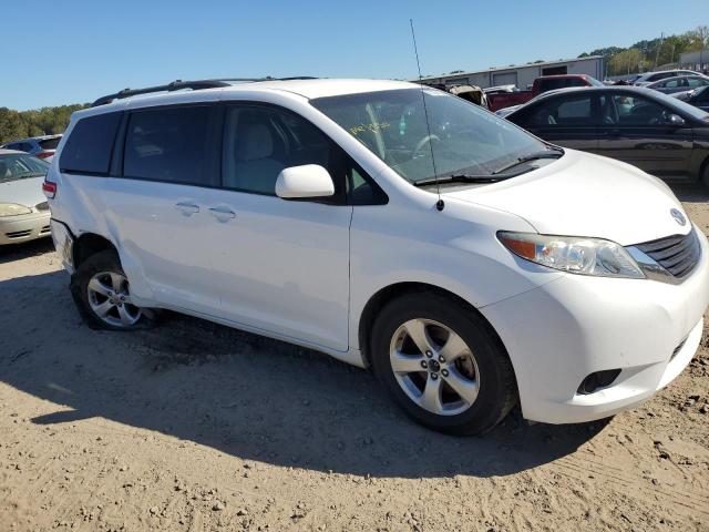 5TDKA3DC5BS007182 - 2011 TOYOTA SIENNA BASE WHITE photo 4