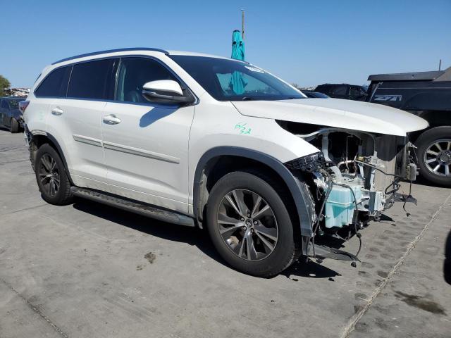 5TDKKRFH3GS136084 - 2016 TOYOTA HIGHLANDER XLE WHITE photo 4