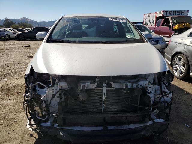 JTDKARFP5K3118285 - 2019 TOYOTA PRIUS PRIM თეთრი ფოტო 5