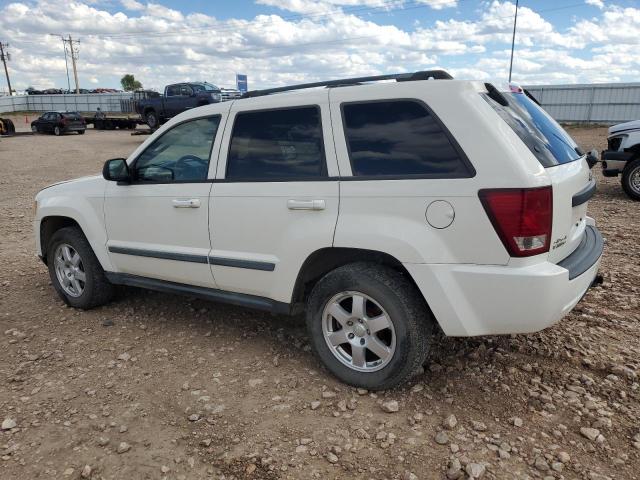 1J8GR48K79C556053 - 2009 JEEP GRAND CHER LAREDO WHITE photo 2