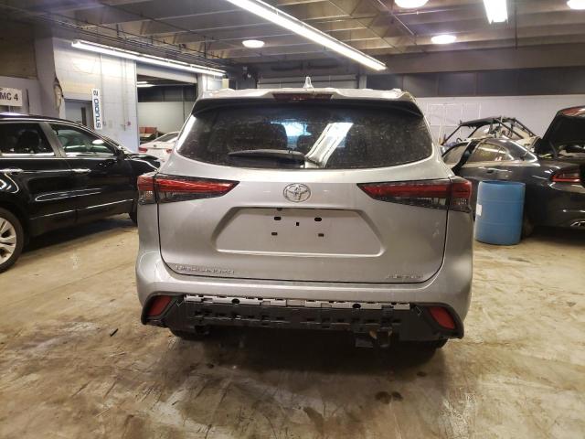5TDGZRBH7NS225290 - 2022 TOYOTA HIGHLANDER XLE ვერცხლისფერი ფოტო 6