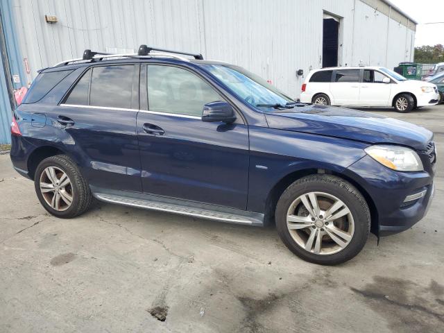 4JGDA5HB2CA035649 - 2012 MERCEDES-BENZ ML 350 4MATIC BLUE photo 4