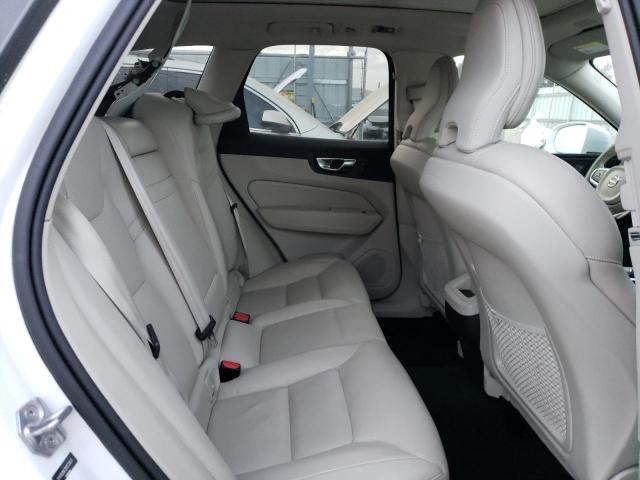 YV4102RK3M1733631 - 2021 VOLVO XC60 T5 MOMENTUM WHITE photo 11