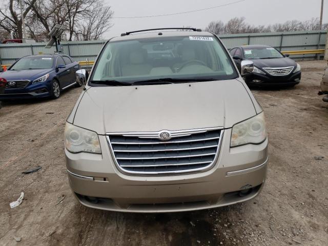 2A8HR64X08R622045 - 2008 CHRYSLER TOWN & COU LIMITED TAN photo 5