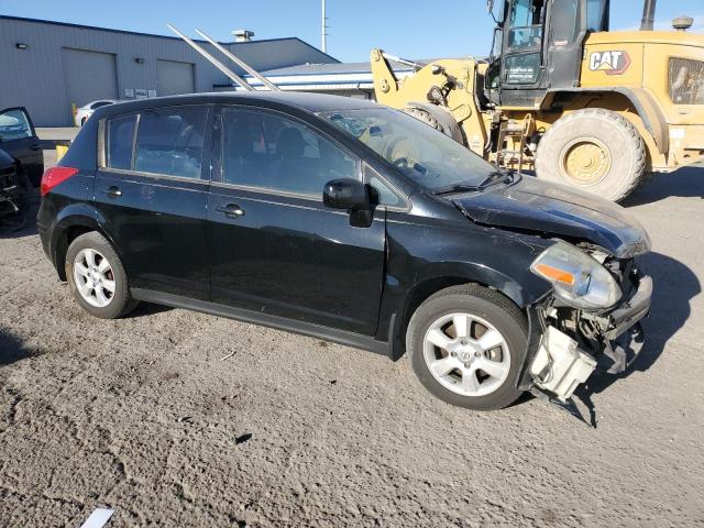 3N1BC13E58L405866 - 2008 NISSAN VERSA S BLACK photo 4