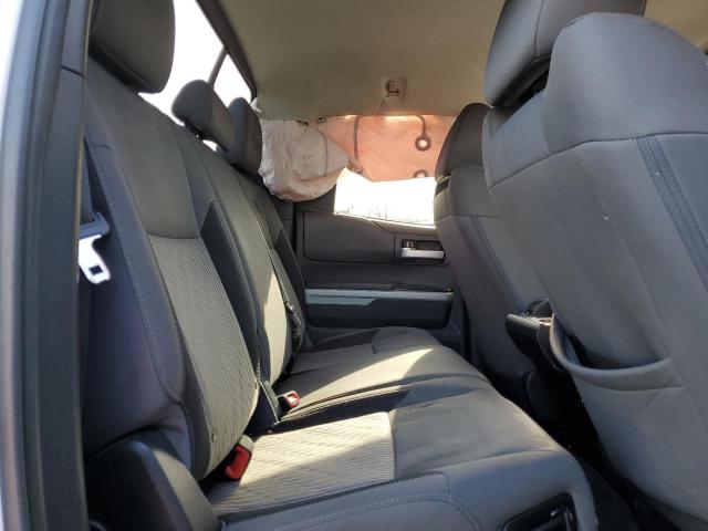 5TFUW5F14GX535895 - 2016 TOYOTA TUNDRA DOUBLE CAB SR/SR5 WHITE photo 10