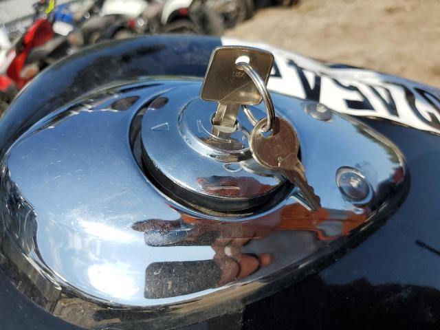 JH2RC4466XM102014 - 1999 HONDA VT750 CD2 TWO TONE photo 8