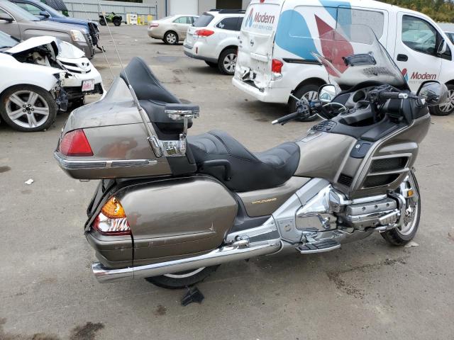 1HFSC47004A304769 - 2004 HONDA GL1800 GRAY photo 4