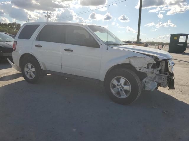 1FMCU0C73AKC68407 - 2010 FORD ESCAPE XLS WHITE photo 4