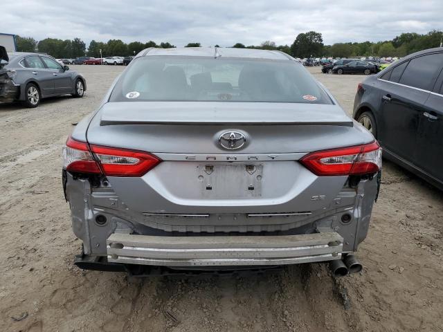 4T1G11AK4LU333912 - 2020 TOYOTA CAMRY SE SILVER photo 6