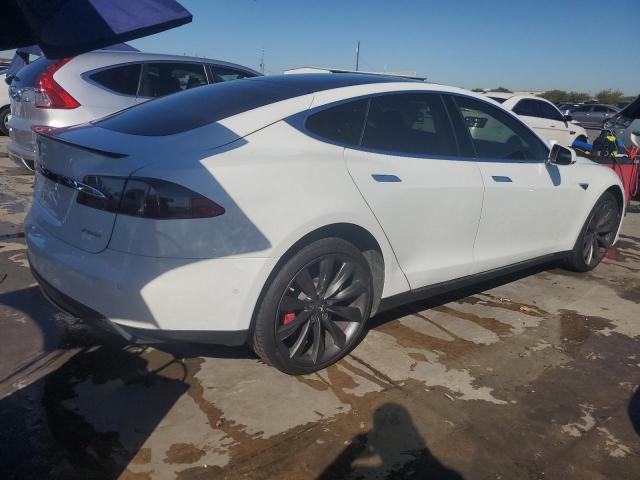 5YJSA4H25FFP73236 - 2015 TESLA MODEL S 85D WHITE photo 3