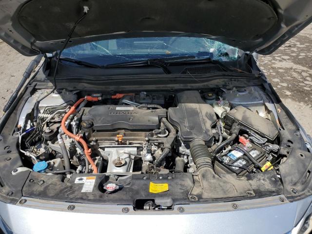 1HGCV3F1XJA012220 - 2018 HONDA ACCORD HYBRID SILVER photo 11