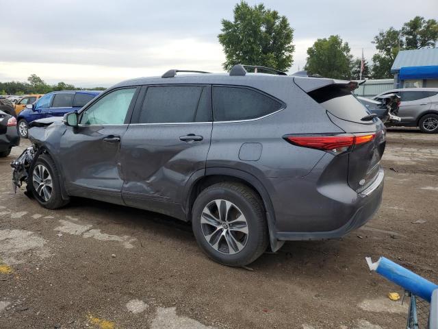 5TDGZRBH2NS200555 - 2022 TOYOTA HIGHLANDER XLE GRAY photo 2