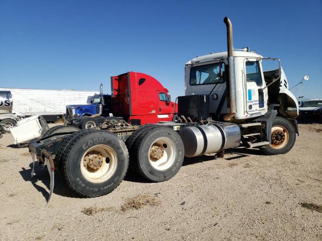 1M1AW09Y0CM018555 - 2012 MACK 600 CXU600 WHITE photo 4