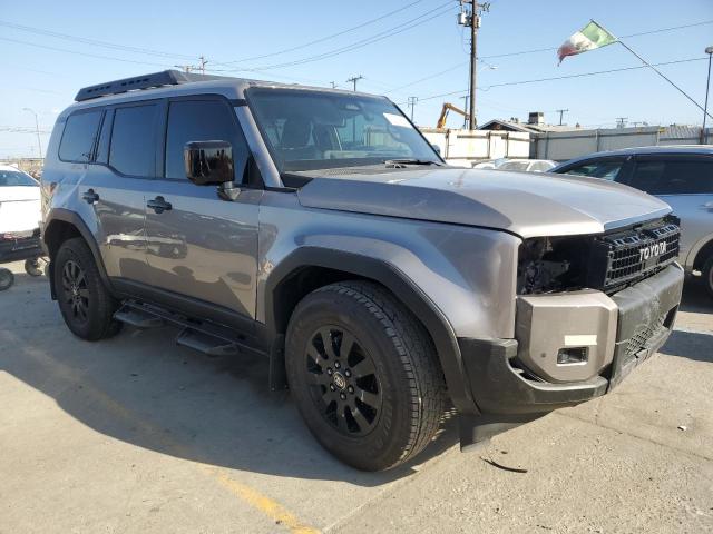 JTEABFAJXRK000822 - 2024 TOYOTA LAND CRUIS BASE Brązowy zdjęcie 4