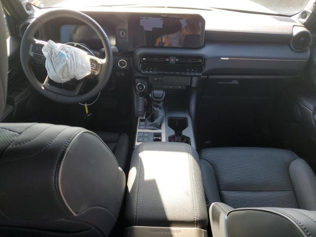 JTEABFAJXRK000822 - 2024 TOYOTA LAND CRUIS BASE Brązowy zdjęcie 8