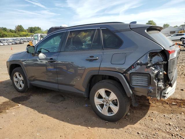 2T3P1RFV8LW102388 - 2020 TOYOTA RAV4 XLE GRAY photo 2