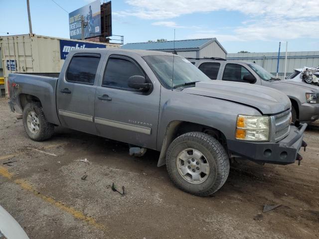 3GCPKSE78DG160011 - 2013 CHEVROLET SILVERADO K1500 LT GRAY photo 4