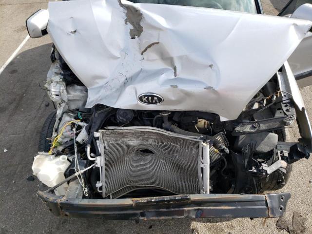 KNDJT2A51C7405779 - 2012 KIA SOUL SILVER photo 11