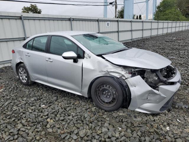 5YFEPMAE4MP179335 - 2021 TOYOTA COROLLA LE SILVER photo 4