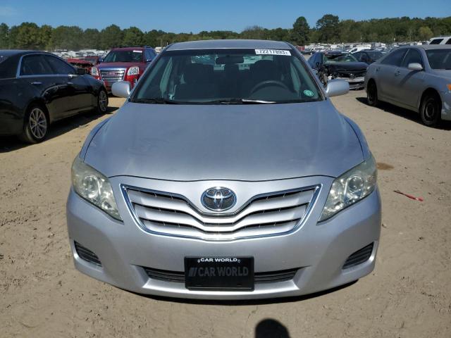 4T1BF3EK0BU119502 - 2011 TOYOTA CAMRY BASE SILVER photo 5