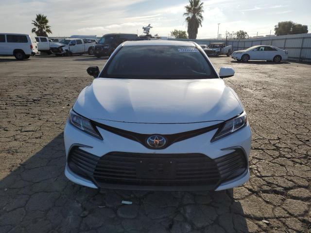 4T1C11AK6RU904291 - 2024 TOYOTA CAMRY LE WHITE photo 5