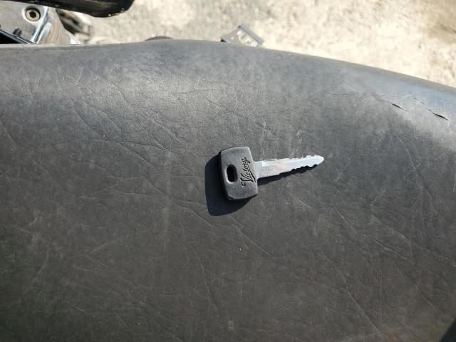 5VPCB16D853006403 - 2005 VICTORY MOTORCYCLES KINGPIN შავი ფოტო 8