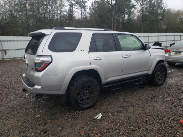 JTENU5JR3N6068183 - 2022 TOYOTA 4RUNNER SR5/SR5 PREMIUM 银色 照片 3