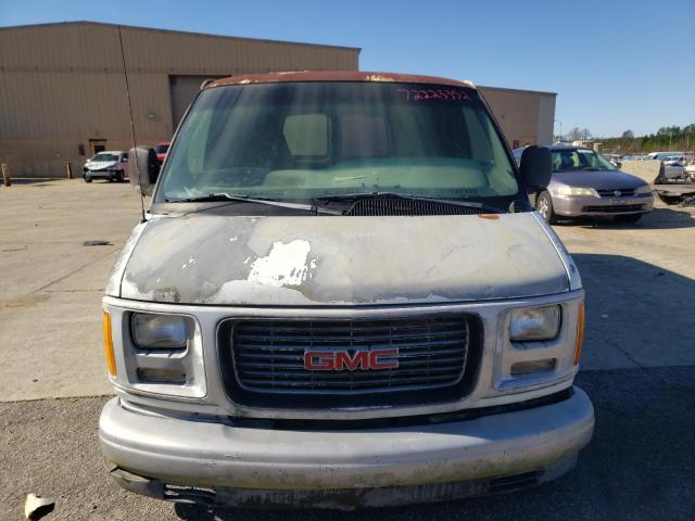 1GTFG15M2X1154074 - 1999 GMC SAVANA G1500 WHITE photo 5