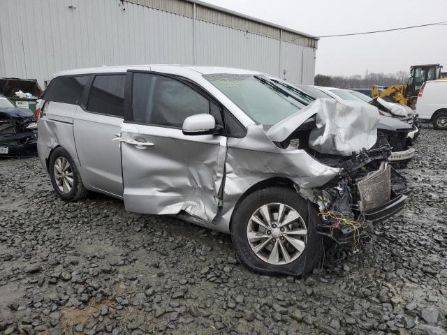 KNDMA5C1XG6120542 - 2016 KIA SEDONA L SILVER photo 4