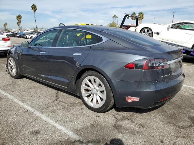 5YJSA1E1XHF191713 - 2017 TESLA MODEL S Մոխրագույն լուսանկար 2