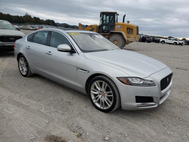 SAJBK4BV0HCY45574 - 2017 JAGUAR XF PRESTIGE SILVER photo 4