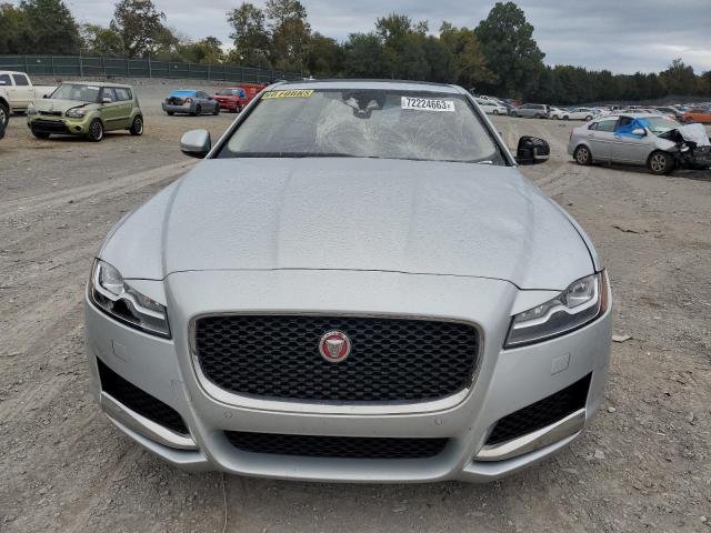 SAJBK4BV0HCY45574 - 2017 JAGUAR XF PRESTIGE SILVER photo 5