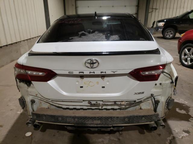 4T1BZ1HK6JU010760 - 2018 TOYOTA CAMRY XSE WHITE photo 6