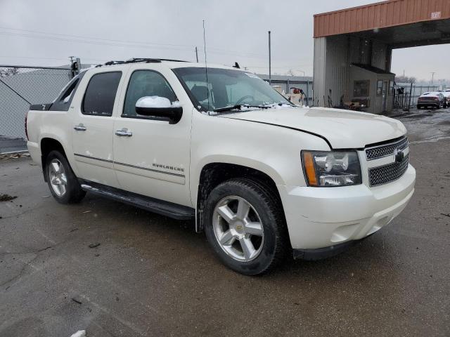 3GNTKGE38BG103627 - 2011 CHEVROLET AVALANCHE LTZ CREAM photo 4