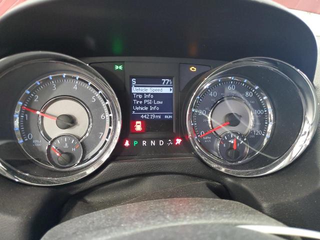 2A4RR8DG5BR744909 - 2011 CHRYSLER TOWN & COU TOURING L RED photo 9