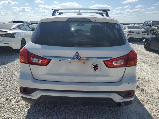 JA4AP3AU6JU011219 - 2018 MITSUBISHI OUTLANDER ES WHITE photo 6