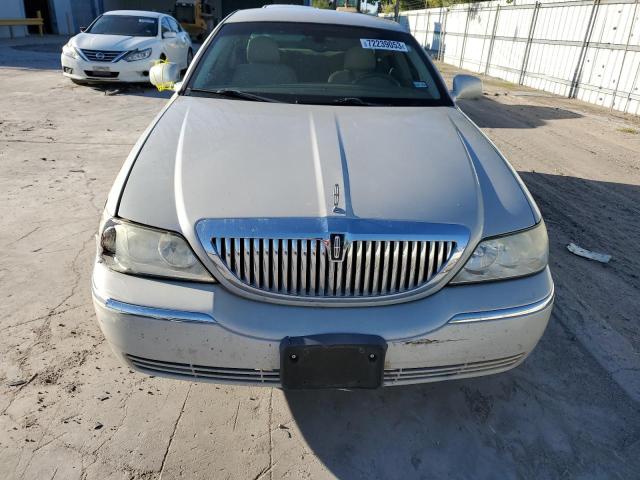 1LNHM81WX5Y651438 - 2005 LINCOLN TOWN CAR SIGNATURE WHITE photo 5