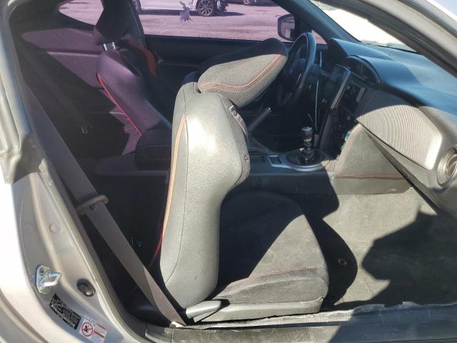 JF1ZNAA12F9702238 - 2015 TOYOTA SCION FR-S ვერცხლისფერი ფოტო 10
