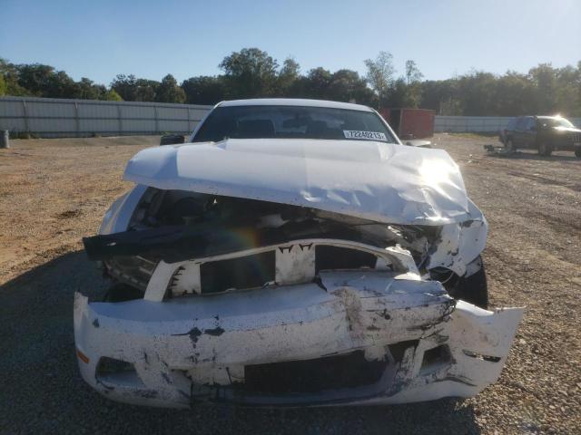 1ZVBP8AM0C5271651 - 2012 FORD MUSTANG WHITE photo 5