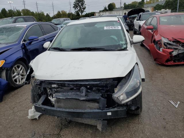 3KPA24AB9KE160250 - 2019 KIA RIO S WHITE photo 5