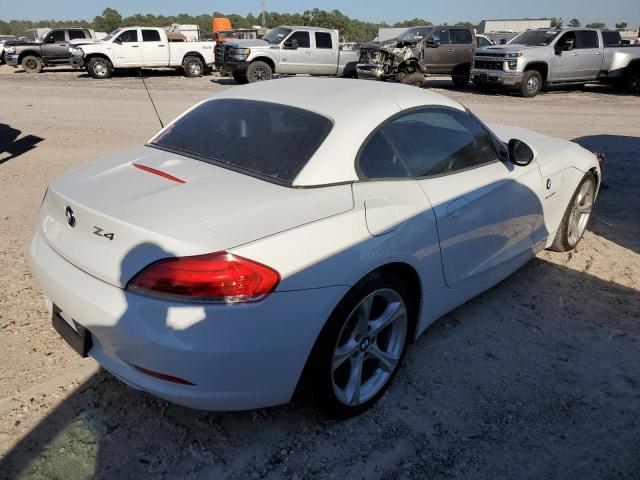 WBALM5C59BE379900 - 2011 BMW Z4 SDRIVE30I WHITE photo 3