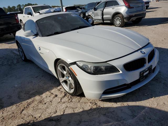 WBALM5C59BE379900 - 2011 BMW Z4 SDRIVE30I WHITE photo 4