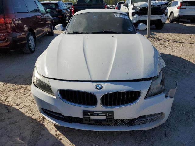 WBALM5C59BE379900 - 2011 BMW Z4 SDRIVE30I WHITE photo 5