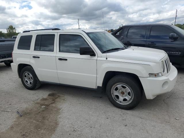 1J4FT28A09D155125 - 2009 JEEP PATRIOT SPORT WHITE photo 4