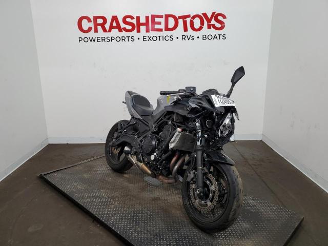 JKAEXEJ13HDA01909 - 2017 KAWASAKI EX650 J ნაცრისფერი ფოტო 1